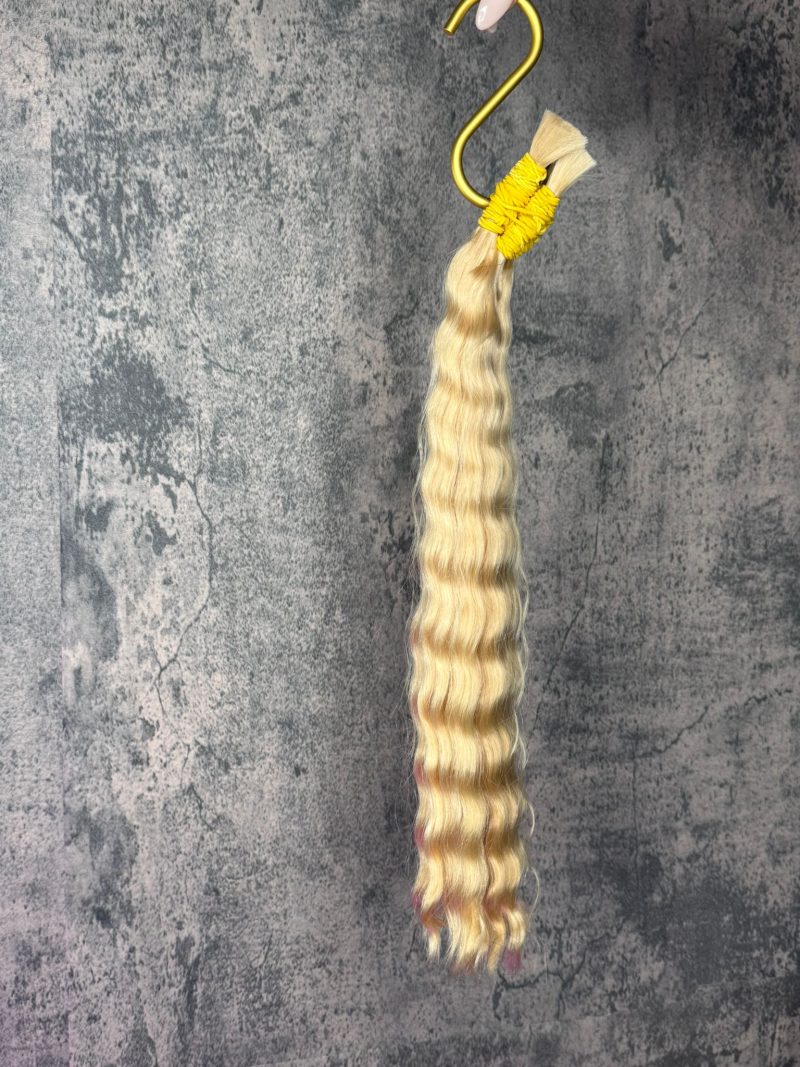 Ultra blonde Hair